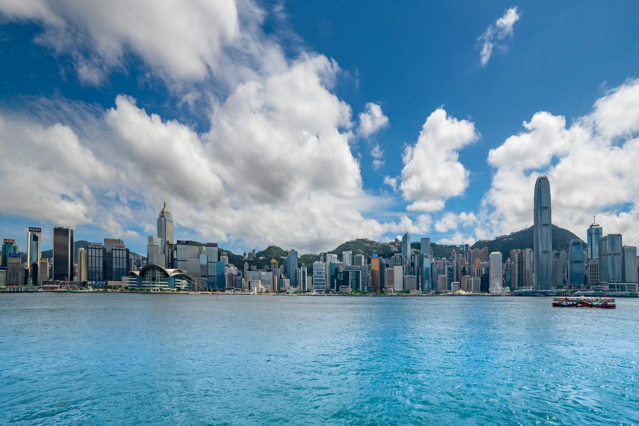 紧急通知！香港汇丰One账户停止预约开户！！！内地人还能开汇丰港卡吗？